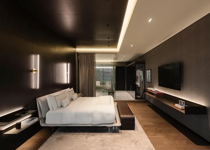 Alexander, Member Of The Leading Of The World 5* Mexico City